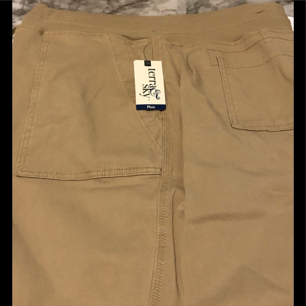 Terra & Sky Plus Tan Utility Capri 1X (16W-18W)